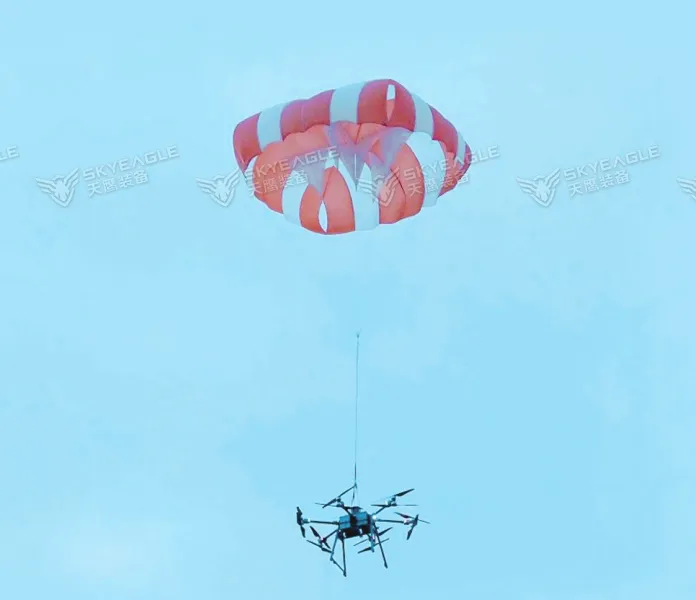 低空與安全：大連一小型民用飛機(jī)發(fā)動機(jī)故障迫降公路(圖1)
